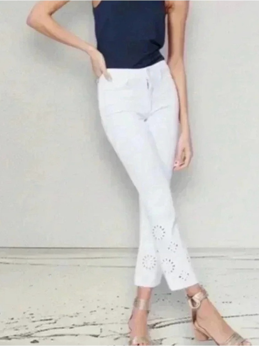 Vintage PAIGE White Denim, Colette Cropped & Embroidered Flare, EUC, Size 27